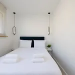 Downtown Chic By Bookinghost Apartment *