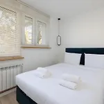 Downtown Chic By Bookinghost Apartman *