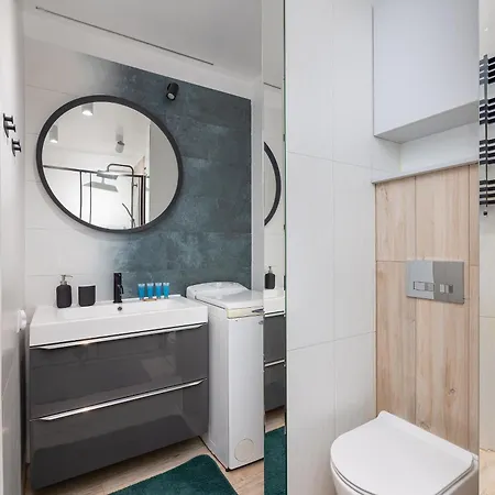 Downtown Chic By Bookinghost * Stettin