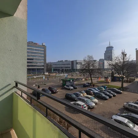 Downtown Chic By Bookinghost *