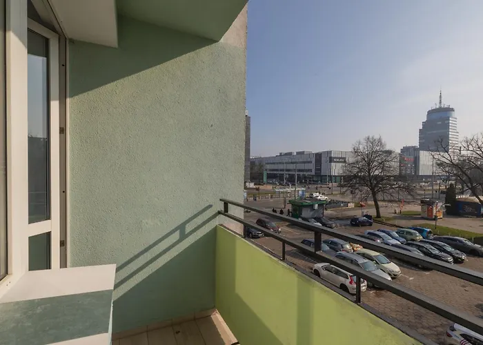 Downtown Chic By Bookinghost Daire